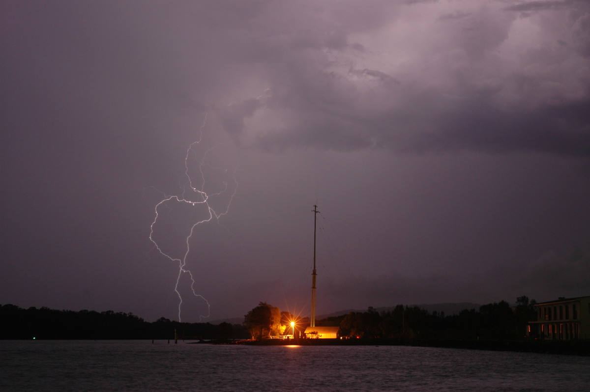 lightning lightning_bolts : Ballina, NSW   28 December 2005