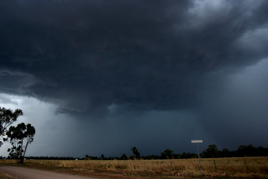 cumulonimbus thunderstorm_base : Gunnedah, NSW   12 January 2006