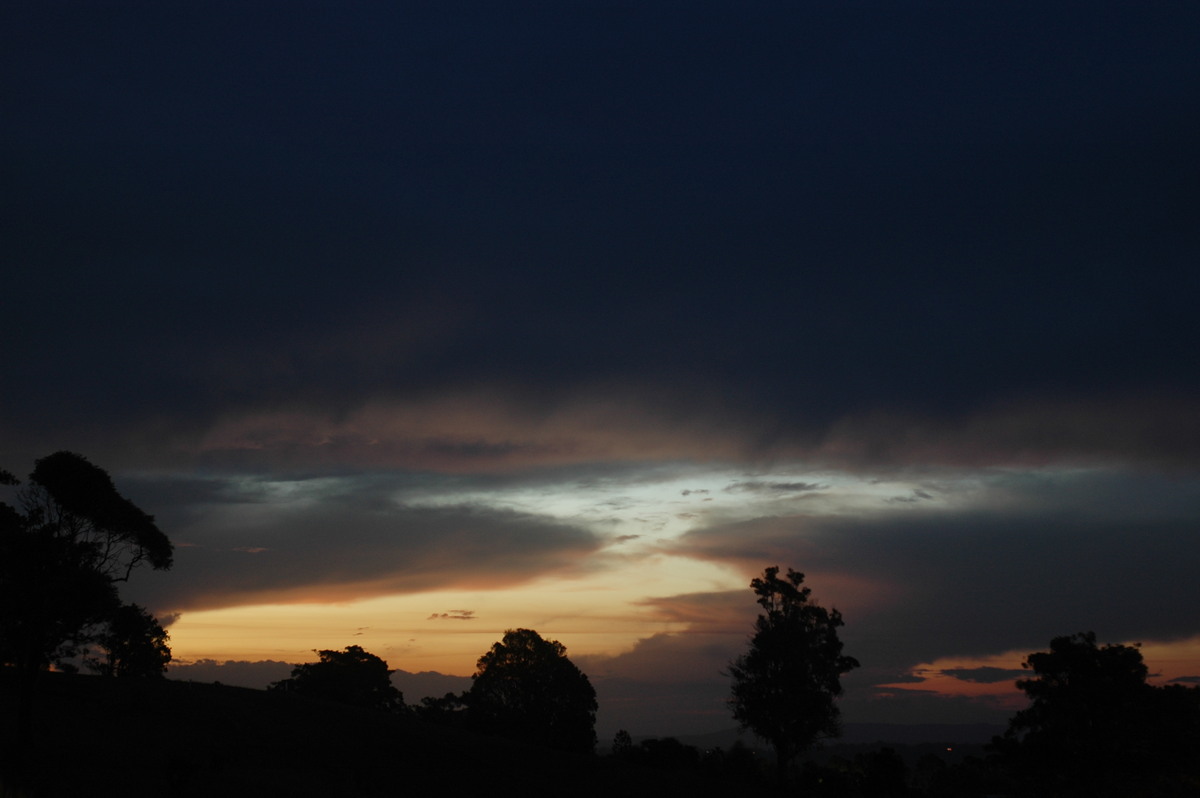 anvil thunderstorm_anvils : McLeans Ridges, NSW   24 January 2006