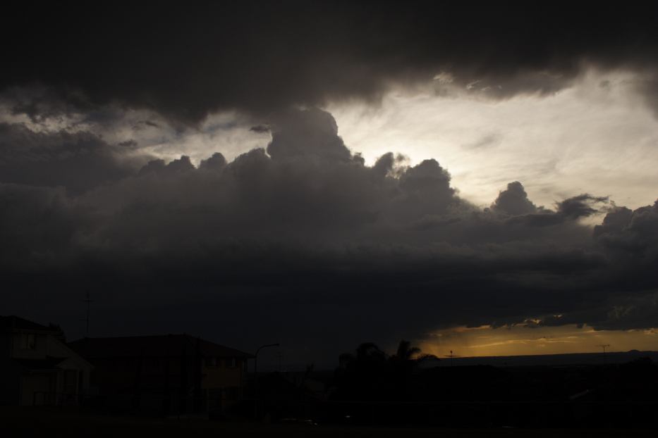 thunderstorm cumulonimbus_calvus : Quakers Hill, NSW   18 February 2006