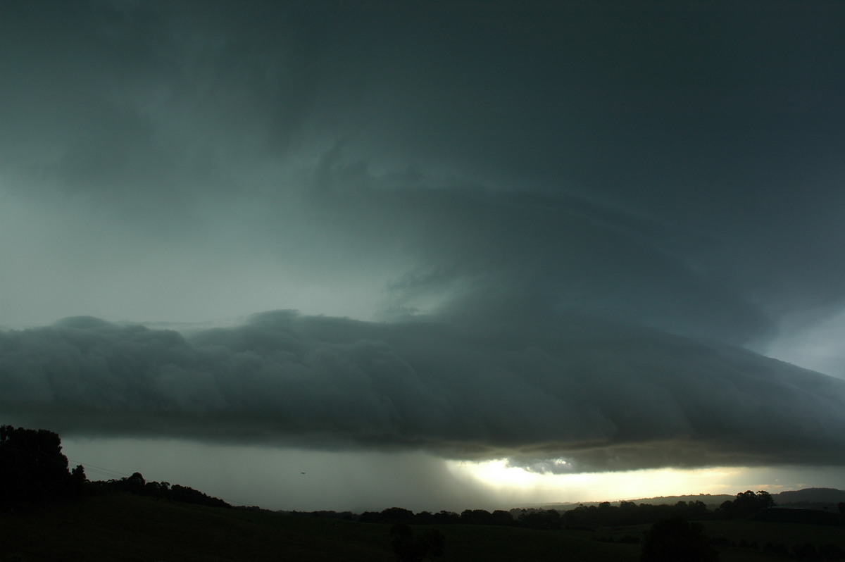 microburst micro_burst : Saint Helena, NSW   4 April 2006