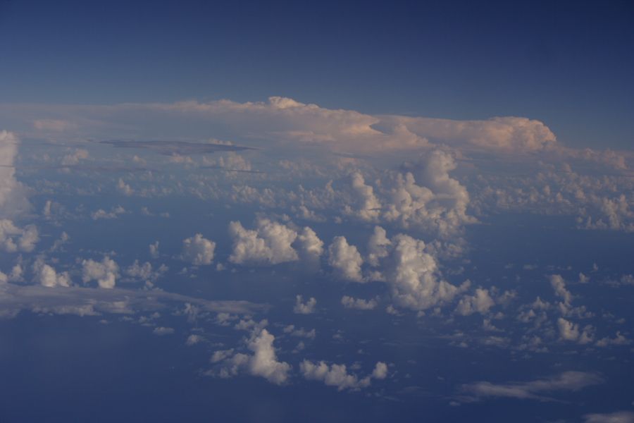 thunderstorm cumulonimbus_incus : E of NSW, Pacific Ocean   14 April 2006