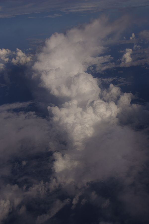 cloudsflying clouds_taken_from_plane : E of NSW, Pacific Ocean   14 April 2006