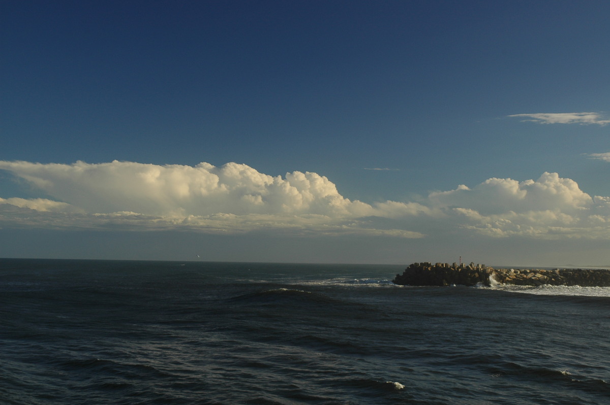 thunderstorm cumulonimbus_incus : Ballina, NSW   15 April 2006