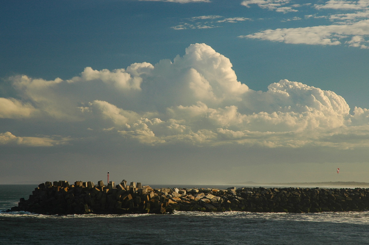 thunderstorm cumulonimbus_calvus : Ballina, NSW   15 April 2006