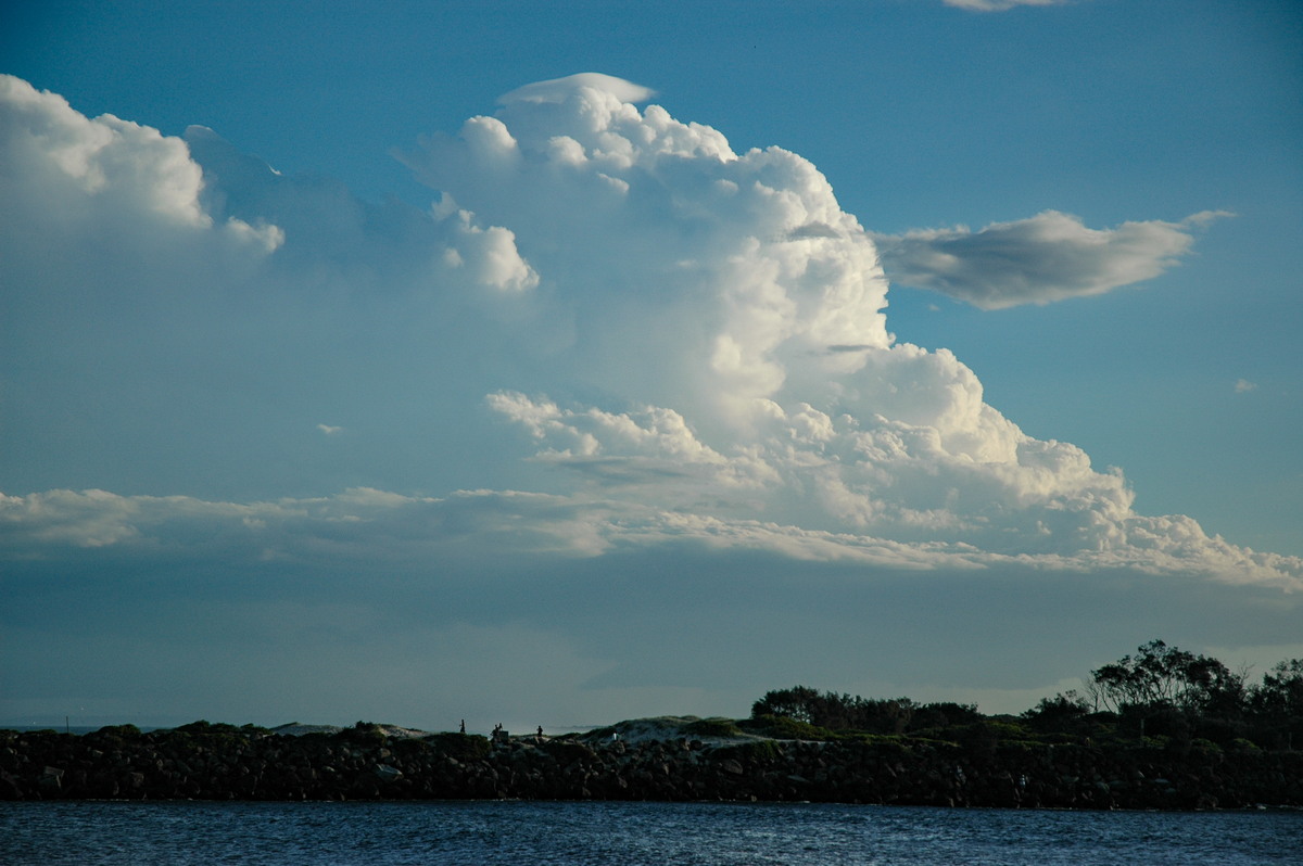 thunderstorm cumulonimbus_calvus : Ballina, NSW   15 April 2006