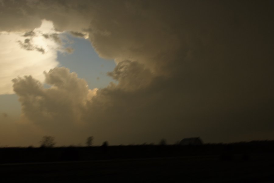 cumulonimbus thunderstorm_base : near Chillicothe, Missouri, USA   18 April 2006