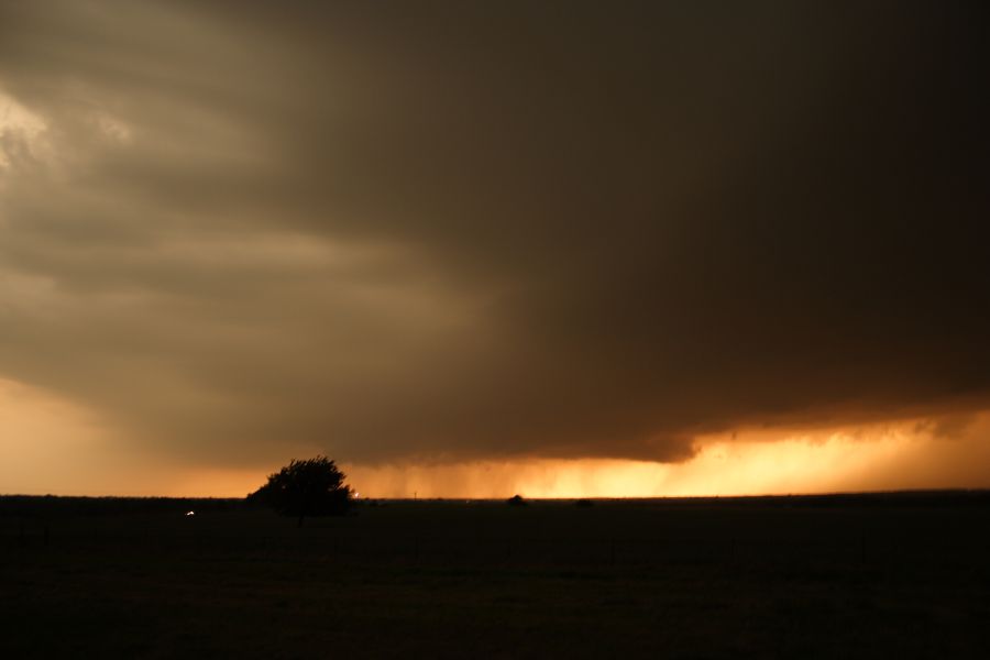 wallcloud thunderstorm_wall_cloud : near Marlow, Oklahoma, USA   24 April 2006