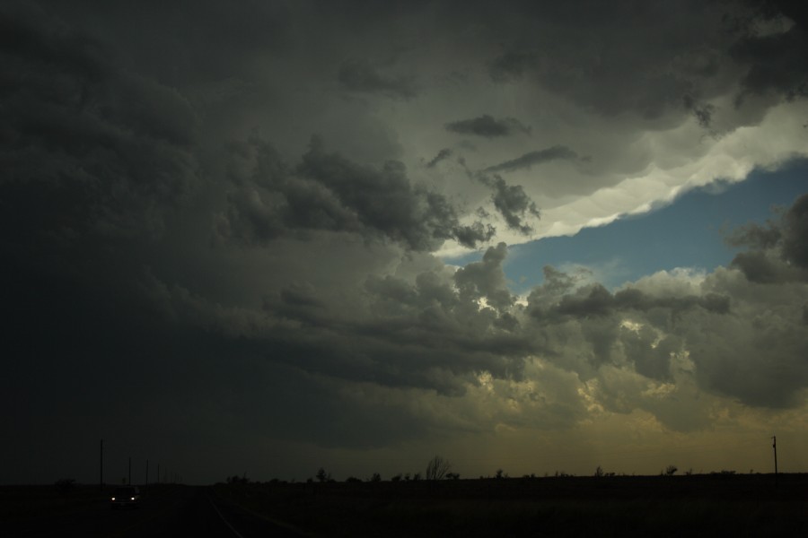 mammatus mammatus_cloud : near Memphis, Texas, USA   2 May 2006