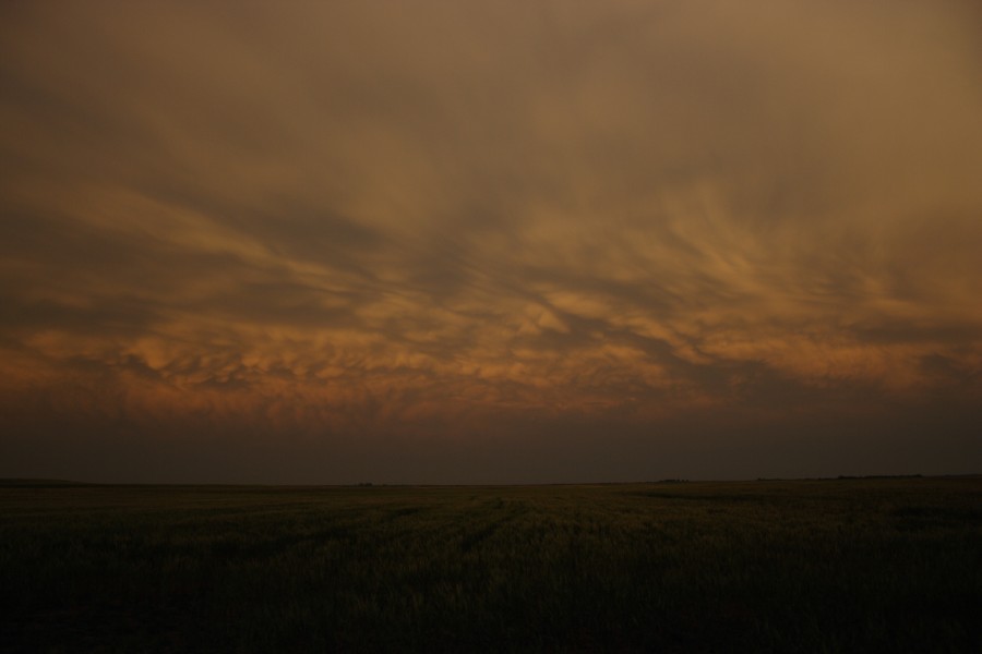 mammatus mammatus_cloud : SW of Childress, Texas, USA   2 May 2006