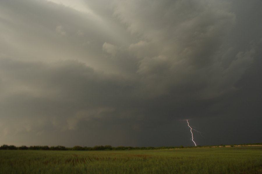 cumulonimbus thunderstorm_base : Jayton, Texas, USA   3 May 2006