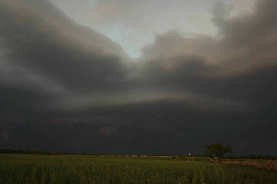 cumulonimbus thunderstorm_base : Jayton, Texas, USA   3 May 2006