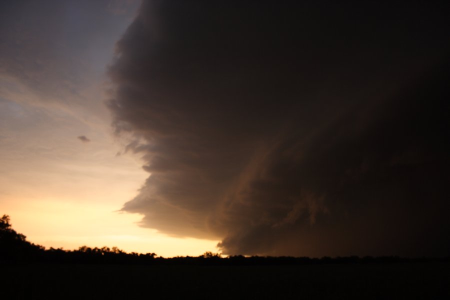 cumulonimbus supercell_thunderstorm : Jayton, Texas, USA   3 May 2006