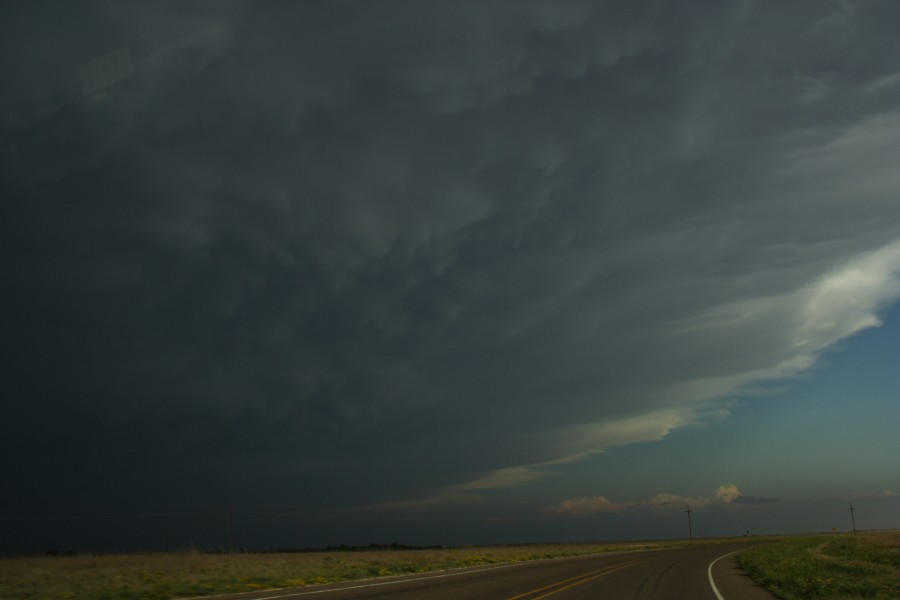 cumulonimbus supercell_thunderstorm : SW of Patricia, Texas, USA   5 May 2006