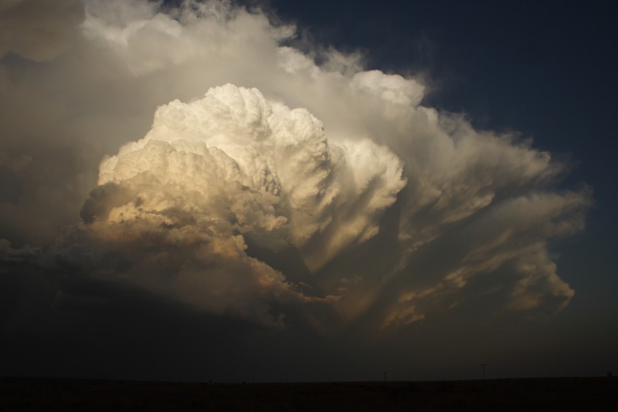 thunderstorm cumulonimbus_incus : Patricia, Texas, USA   5 May 2006