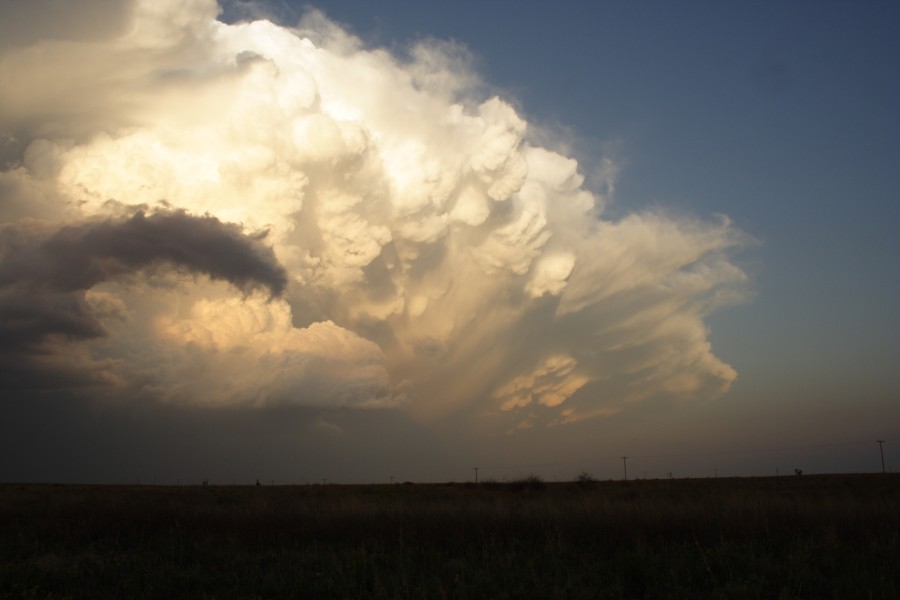 updraft thunderstorm_updrafts : S of Patricia, Texas, USA   5 May 2006