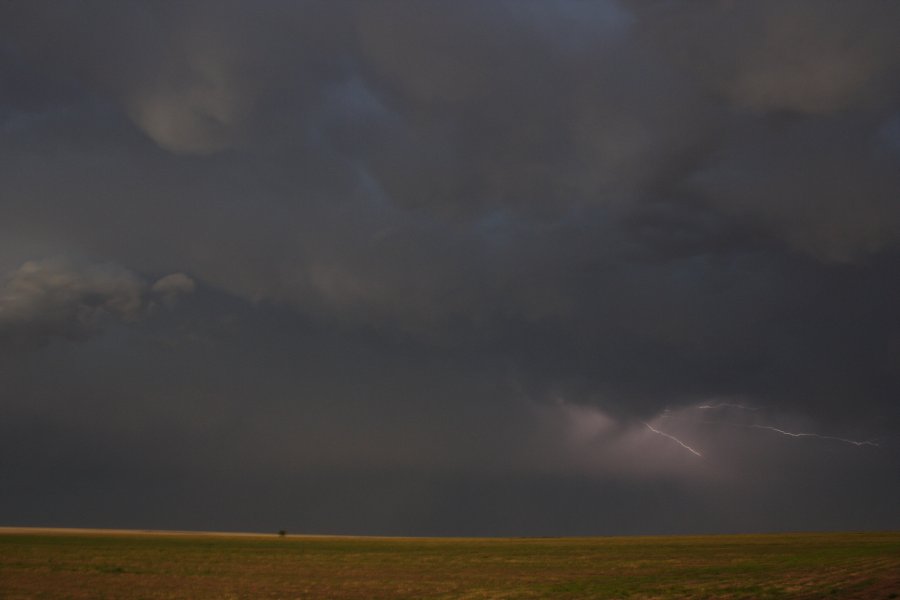 lightning lightning_bolts : N of Stinnett, Texas, USA   21 May 2006