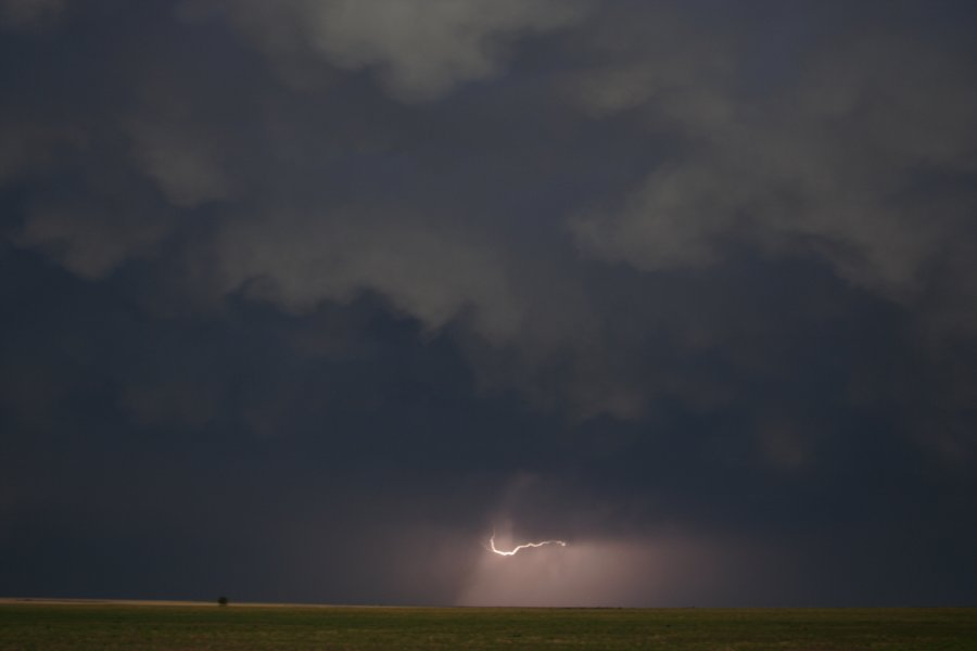 lightning lightning_bolts : N of Stinnett, Texas, USA   21 May 2006