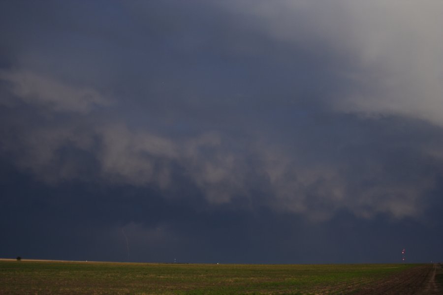 mammatus mammatus_cloud : N of Stinnett, Texas, USA   21 May 2006