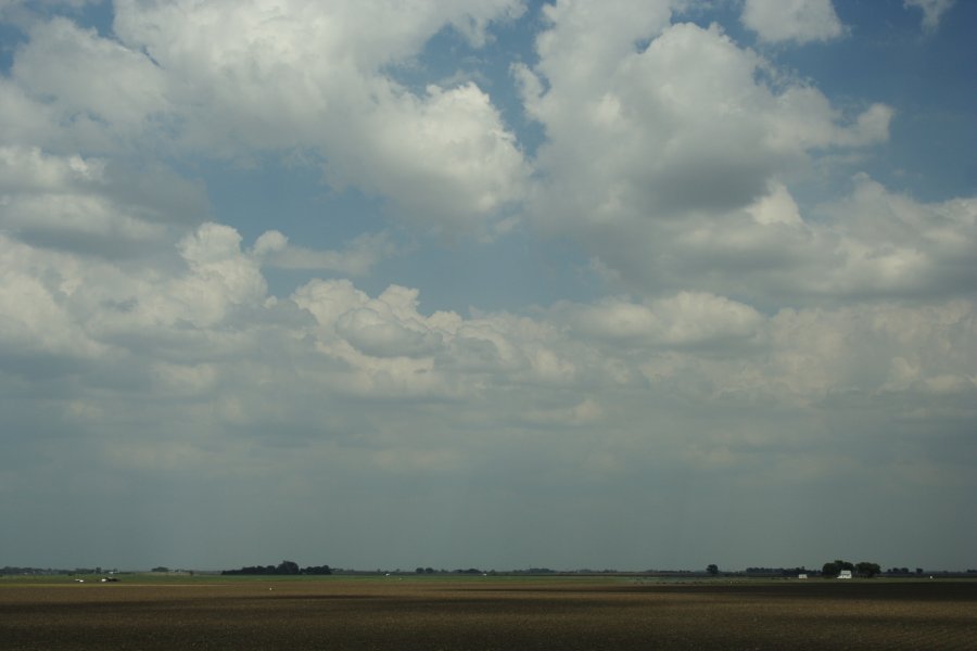 cumulus congestus : W of Grand Island, Nebraska, USA   23 May 2006