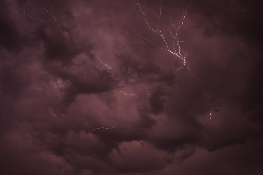 lightning lightning_bolts : Schuyler, Nebraska, USA   23 May 2006