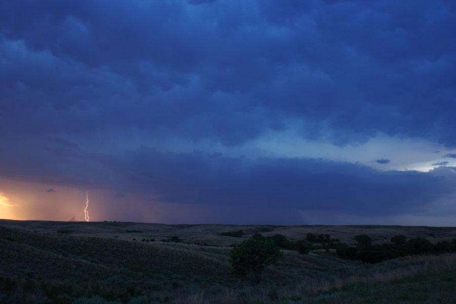 mammatus mammatus_cloud : N of Woodward, Oklahoma, USA   25 May 2006