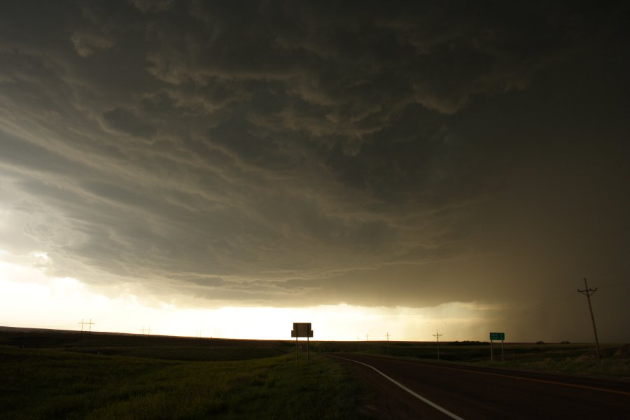 cumulonimbus supercell_thunderstorm : SW of Hoxie, Kansas, USA   26 May 2006