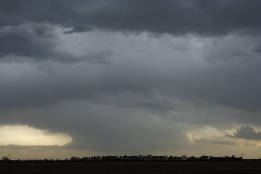 cumulonimbus thunderstorm_base : S of Bismark, North Dakota, USA   27 May 2006