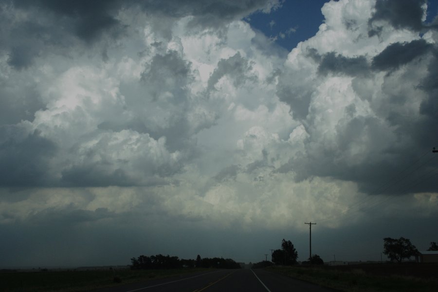 thunderstorm cumulonimbus_incus : E of Wheeler, Texas, USA   30 May 2006