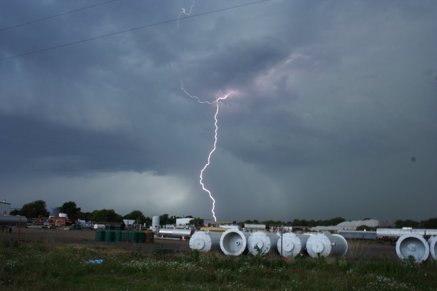 lightning lightning_bolts : near Sayre, Oklahoma, USA   30 May 2006