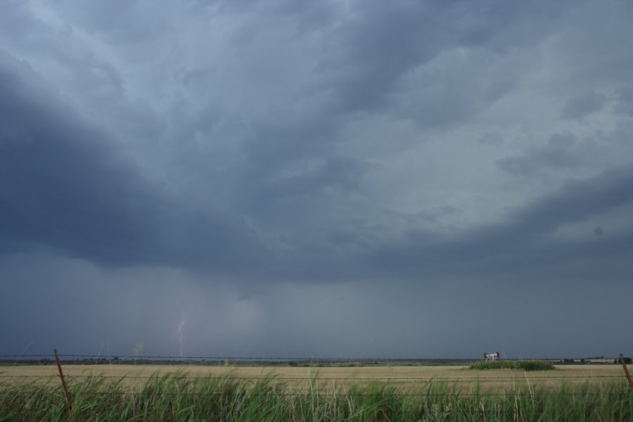 lightning lightning_bolts : near Mangum, Oklahoma, USA   30 May 2006