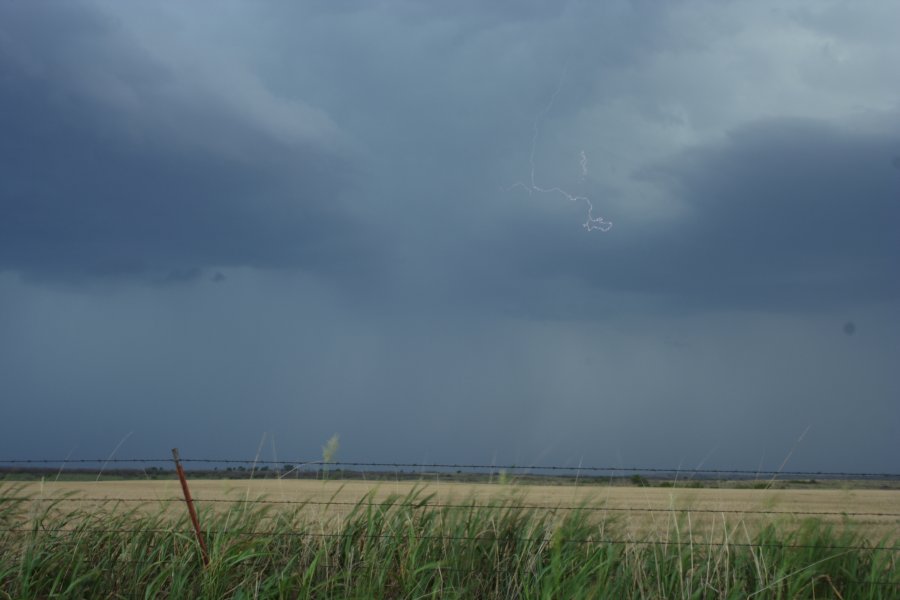 lightning lightning_bolts : near Mangum, Oklahoma, USA   30 May 2006