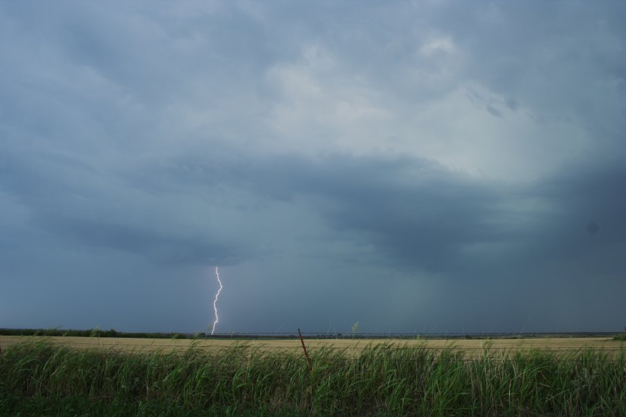 lightning lightning_bolts : near Mangum, Oklahoma, USA   30 May 2006