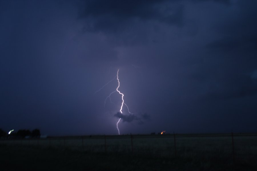 lightning lightning_bolts : near Mangum, Oklahoma, USA   30 May 2006