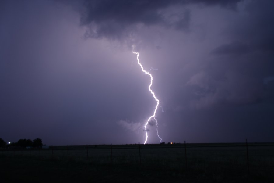 lightning lightning_bolts : near Mangum, Oklahoma, USA   30 May 2006