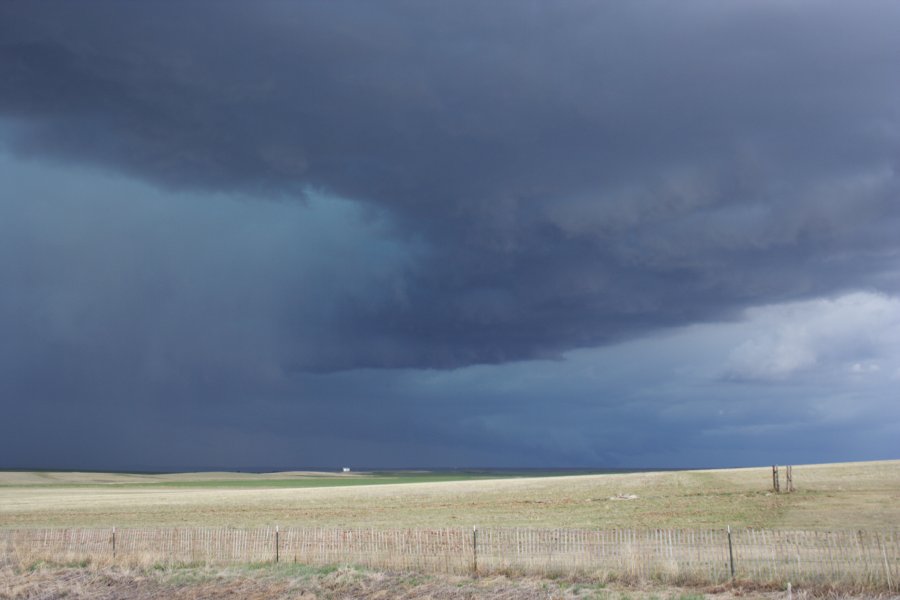 wallcloud thunderstorm_wall_cloud : E of Limon, Colorado, USA   31 May 2006