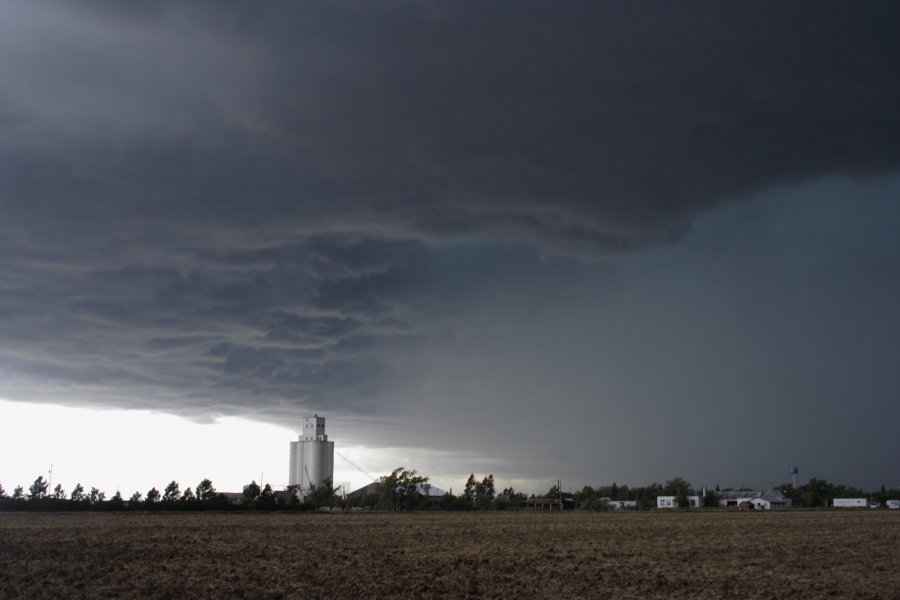 cumulonimbus supercell_thunderstorm : E of Limon, Colorado, USA   31 May 2006