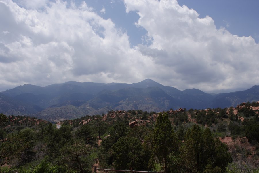 cumulus mediocris : Colorado Springs, Colorado, USA   1 June 2006