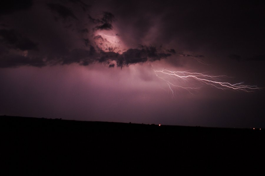 lightning lightning_bolts : Shattuck, Oklahoma, USA   3 June 2006