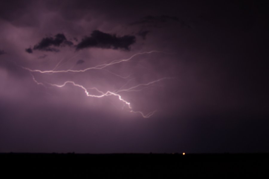 lightning lightning_bolts : Shattuck, Oklahoma, USA   3 June 2006