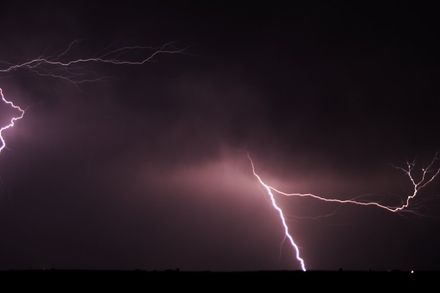 lightning lightning_bolts : Shattuck, Oklahoma, USA   3 June 2006