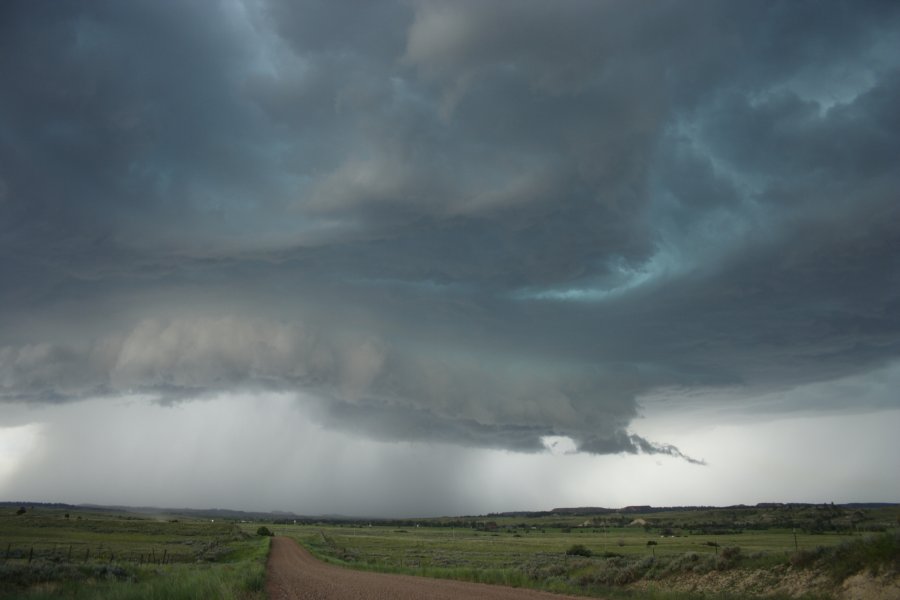 cumulonimbus supercell_thunderstorm : E of Billings, Montana, USA   8 June 2006