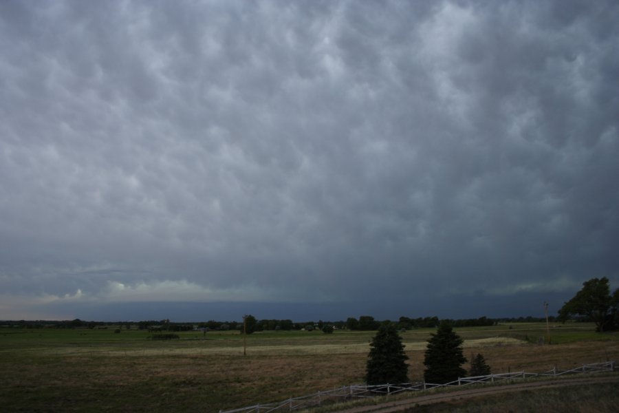 shelfcloud shelf_cloud : SE of Authur, Nebraska, USA   10 June 2006