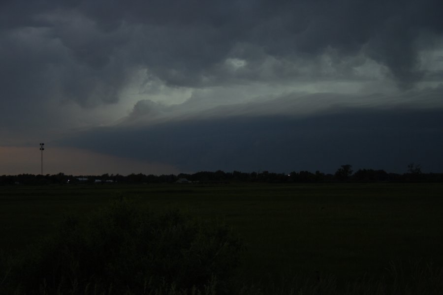 cumulonimbus supercell_thunderstorm : SE of Authur, Nebraska, USA   10 June 2006