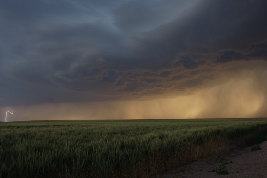 raincascade precipitation_cascade : S of Fort Morgan, Colorado, USA   11 June 2006