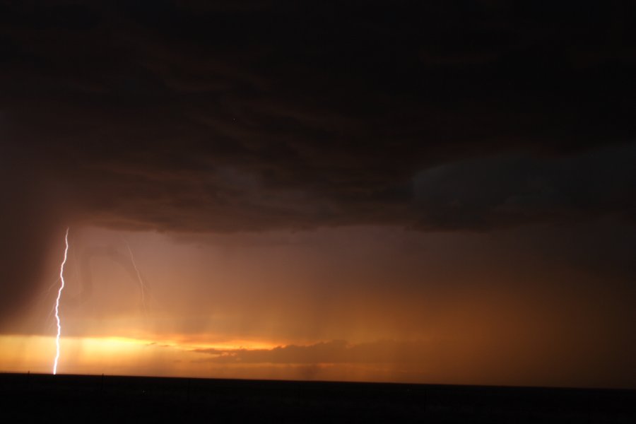 lightning lightning_bolts : S of Fort Morgan, Colorado, USA   11 June 2006