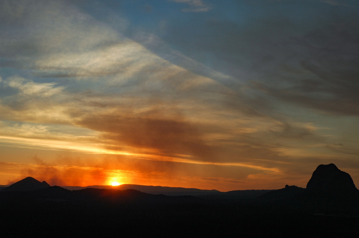 bushfire wild_fire : Glasshouse Mountains, QLD   28 October 2006