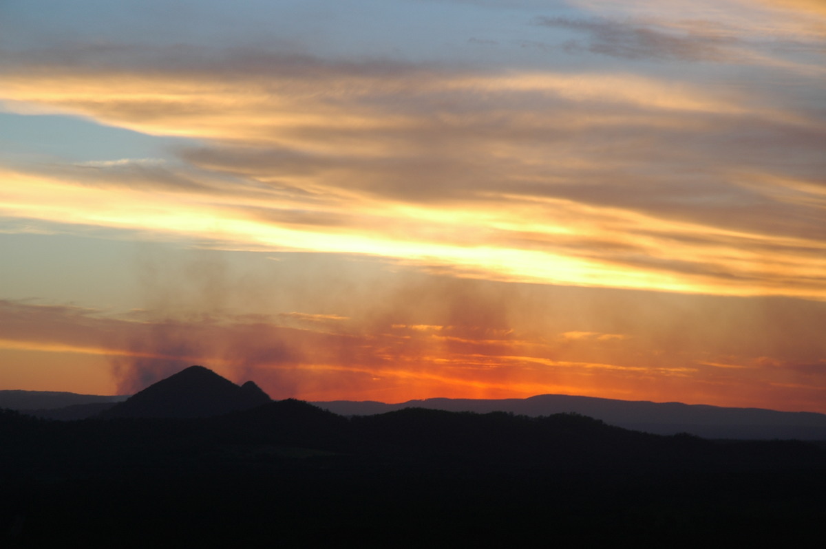 bushfire wild_fire : Glasshouse Mountains, QLD   28 October 2006