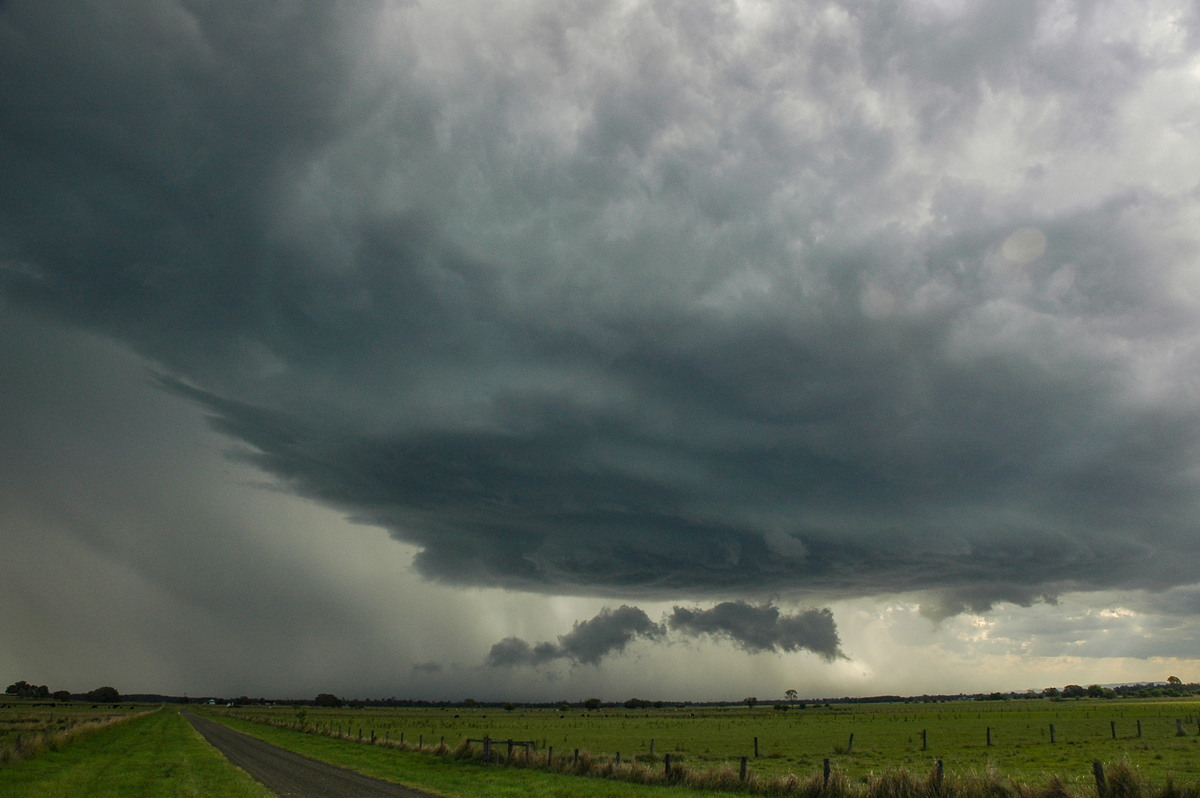 cumulonimbus thunderstorm_base : McKees Hill, NSW   1 November 2006