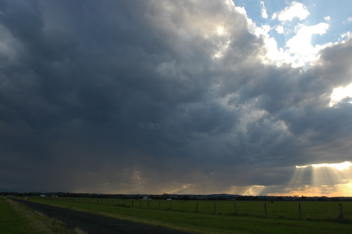 halosundog halo_sundog_crepuscular_rays : N of Casino, NSW   1 November 2006